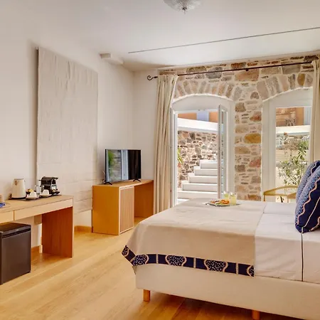 The Nestorian House Apartment *