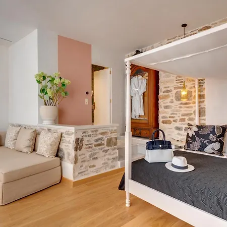 The Nestorian House Apartment Ermoupoli