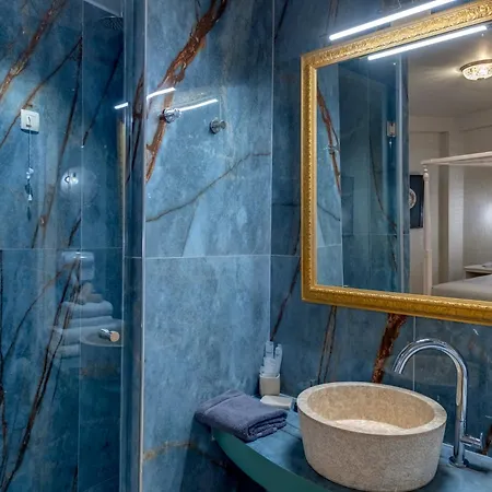 Apartment The Nestorian House