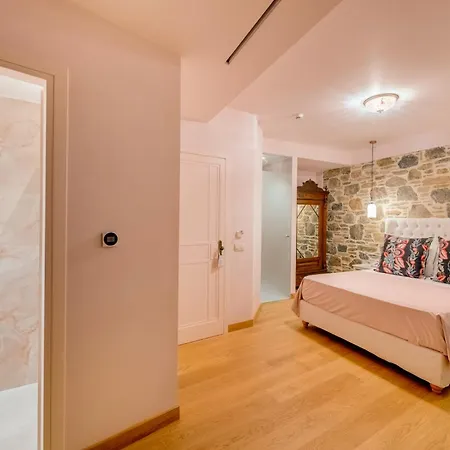 Apartment The Nestorian House