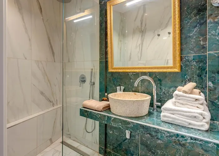 The Nestorian House * Эрмуполис