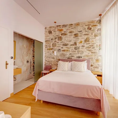 The Nestorian House Hermópolis