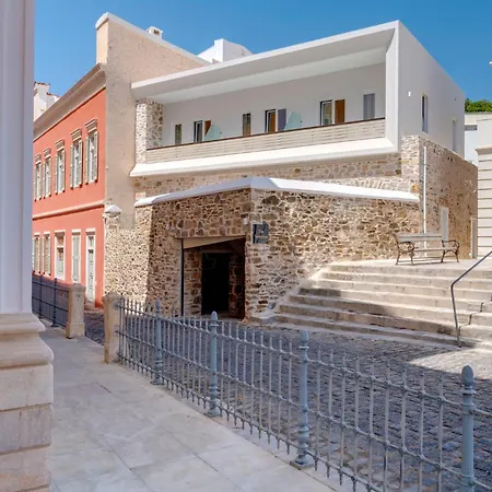The Nestorian Syros * Hermópolis
